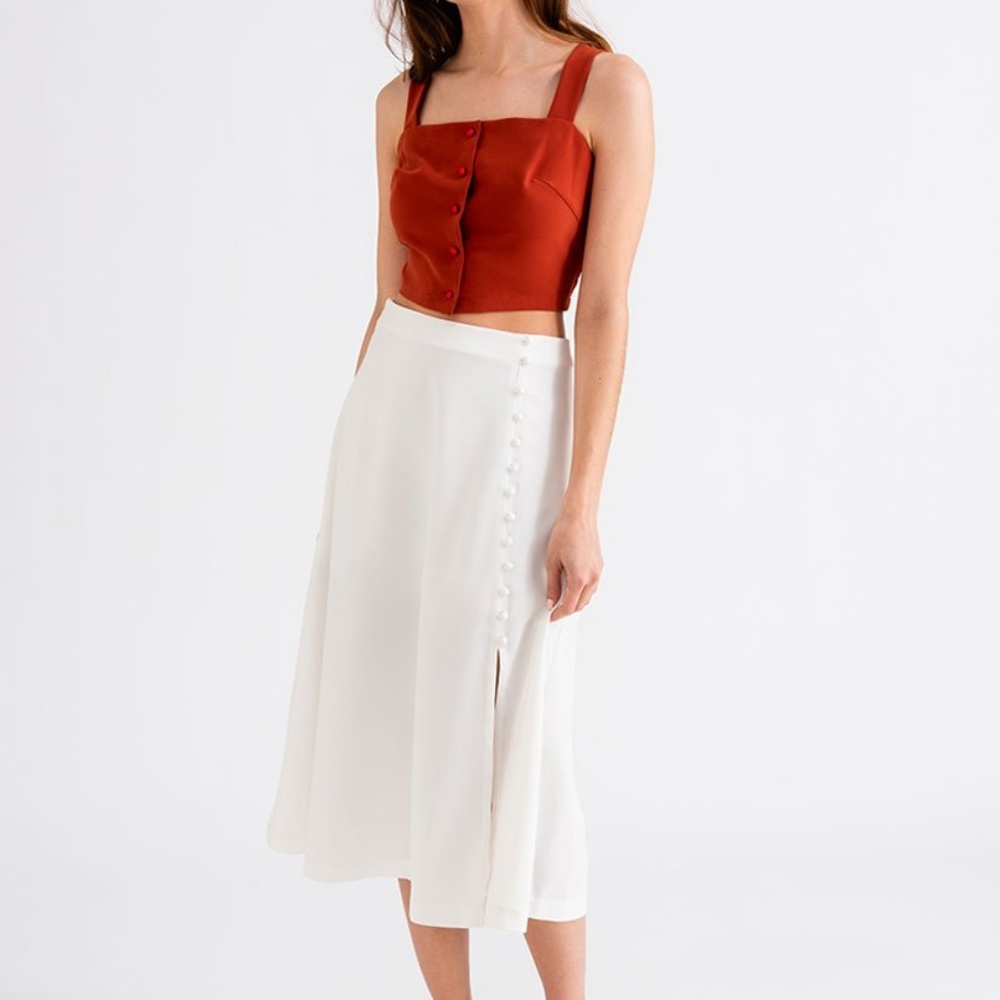 Petite Studio acacia top in cherry red